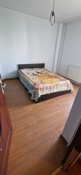 Barca, apartament de 2 camere.